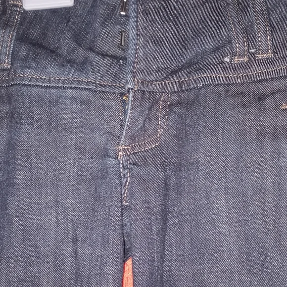 Blue Jeans - Picture 4 of 4